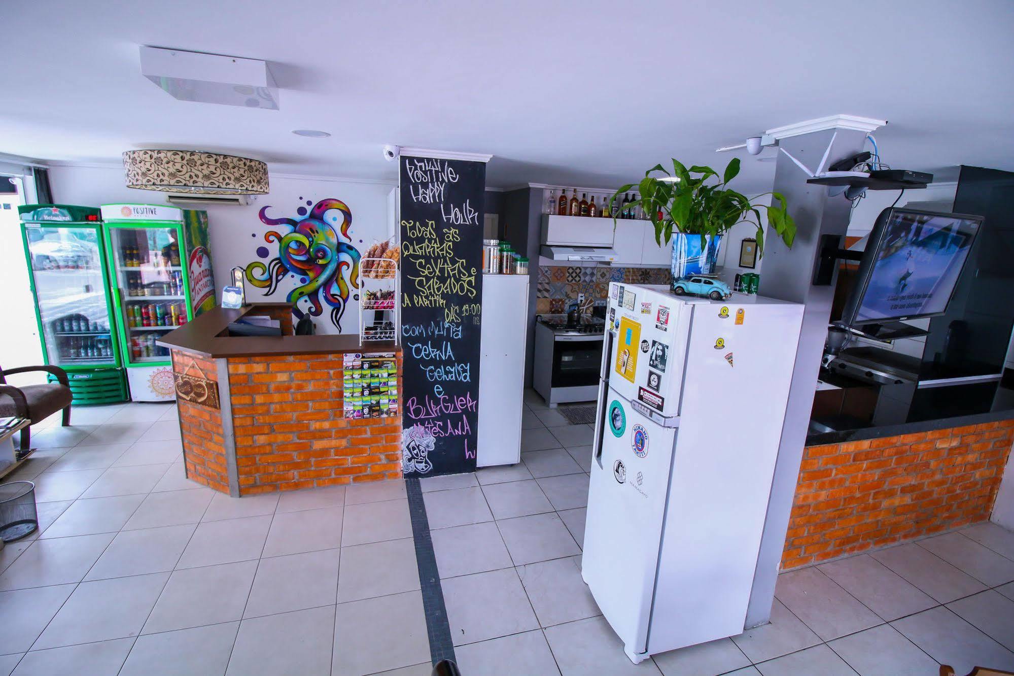 Positive Hostel Balneario Camboriu Exterior photo