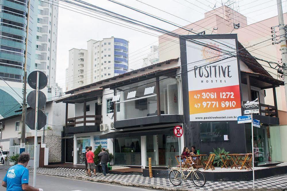 Positive Hostel Balneario Camboriu Exterior photo